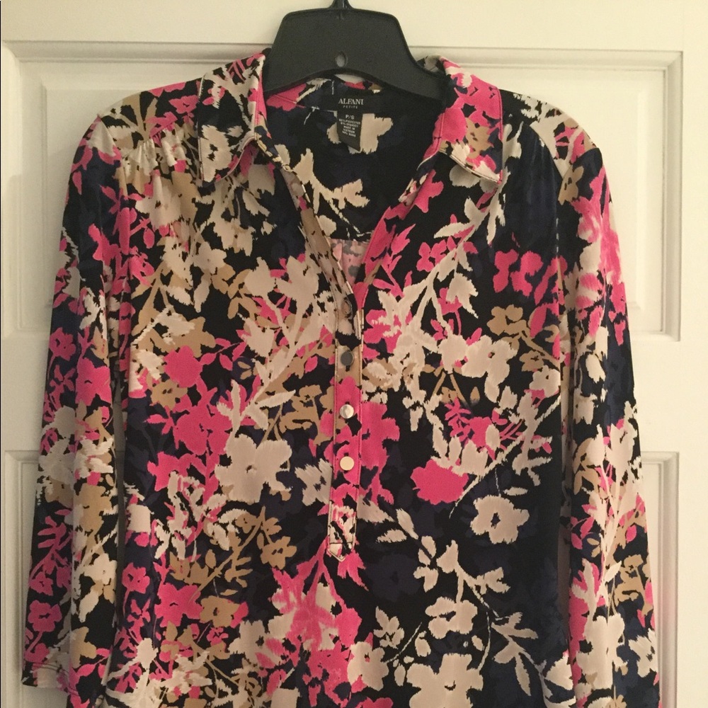 Floral Stretchy Top with 3/4 Sleeves